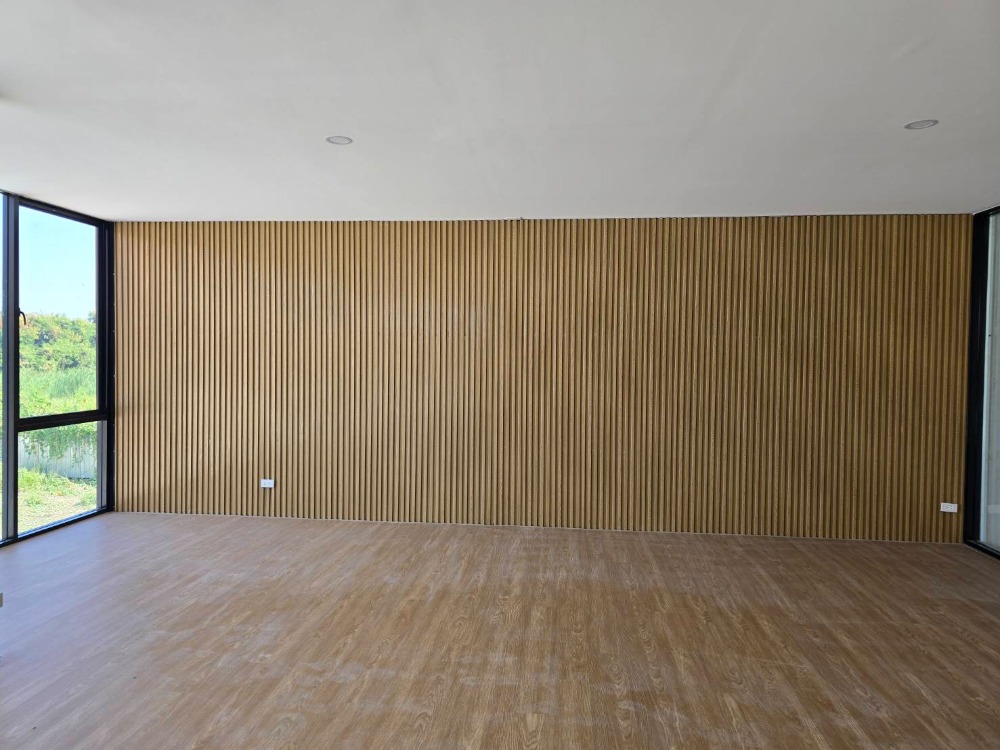 For RentShowroomRama5, Ratchapruek, Bangkruai : West Park Ratchaphruek, beautiful modern showroom. Near Ratchaphruek Road Newly built, ready to use Along Bang Kruai-Jong Thanom Road  Area 200 sq m.