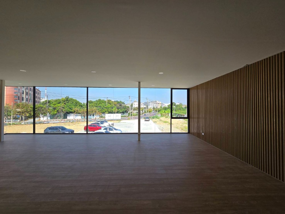 For RentShowroomRama5, Ratchapruek, Bangkruai : West Park Ratchaphruek, beautiful modern showroom. Near Ratchaphruek Road Newly built, ready to use Along Bang Kruai-Jong Thanom Road  Area 200 sq m.