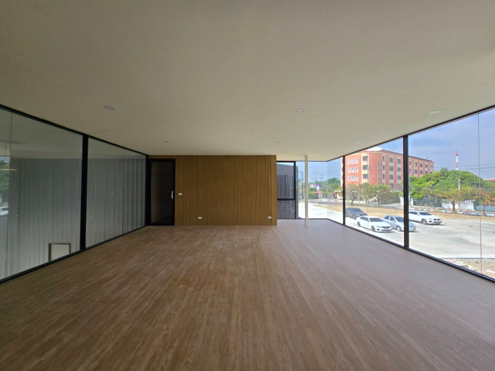 For RentShowroomRama5, Ratchapruek, Bangkruai : West Park Ratchaphruek, beautiful modern showroom. Near Ratchaphruek Road Newly built, ready to use Along Bang Kruai-Jong Thanom Road  Area 200 sq m.