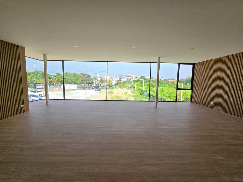 For RentShowroomRama5, Ratchapruek, Bangkruai : West Park Ratchaphruek, beautiful modern showroom. Near Ratchaphruek Road Newly built, ready to use Along Bang Kruai-Jong Thanom Road  Area 200 sq m.
