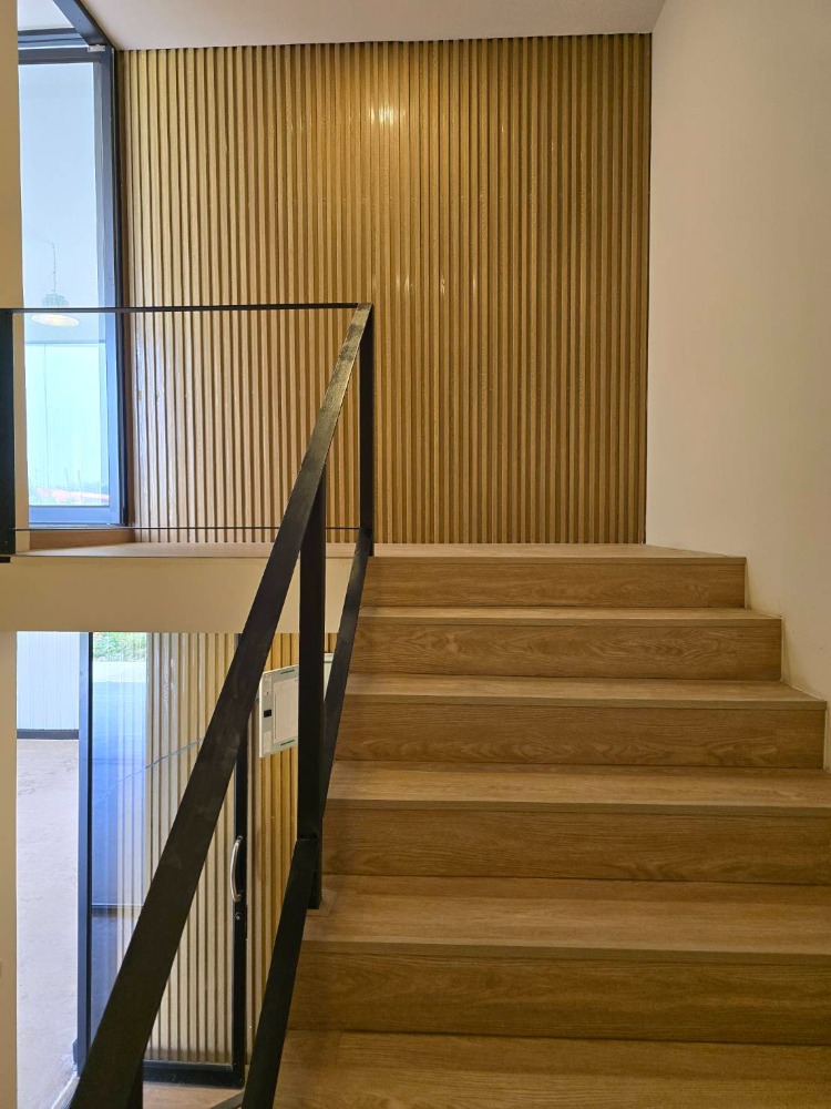 For RentShowroomRama5, Ratchapruek, Bangkruai : West Park Ratchaphruek, beautiful modern showroom. Near Ratchaphruek Road Newly built, ready to use Along Bang Kruai-Jong Thanom Road  Area 200 sq m.