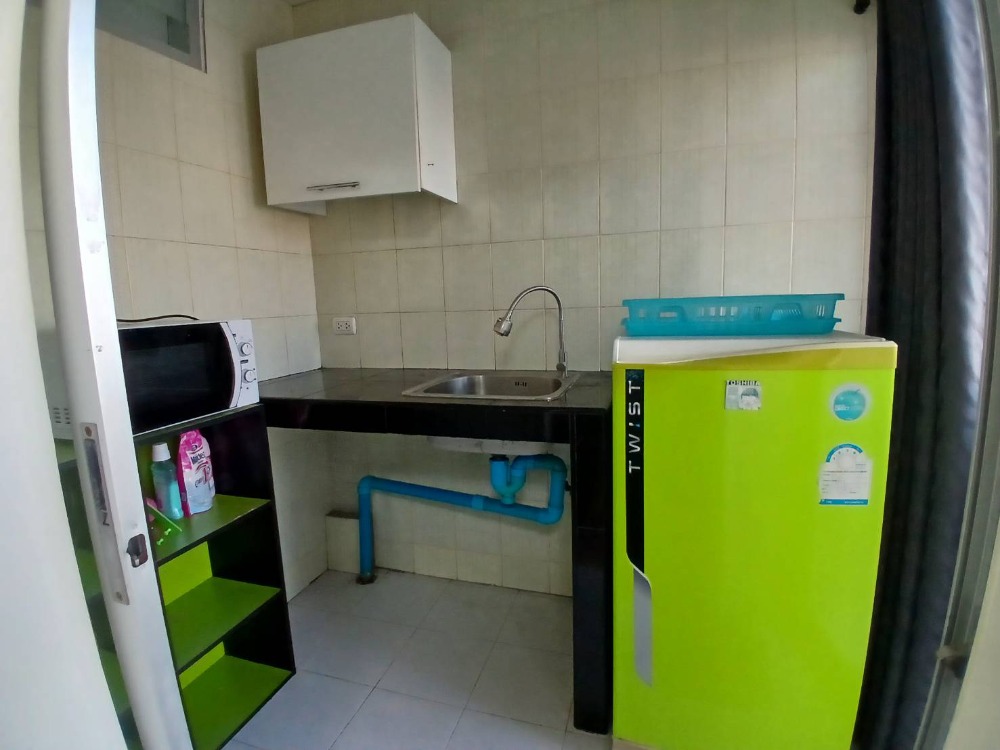 For RentCondoPattanakan, Srinakarin : For rent: The Season Srinakarin, has washing machine, corner room, call 0999983897