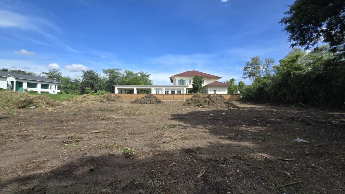 For SaleLandSeri Thai, Ramkhamhaeng Nida : For Sale 48 M Land for sale, land area 400 square wah, width 40 meters, depth 40 meters, in Nawathani Village, Seri Thai Road 59