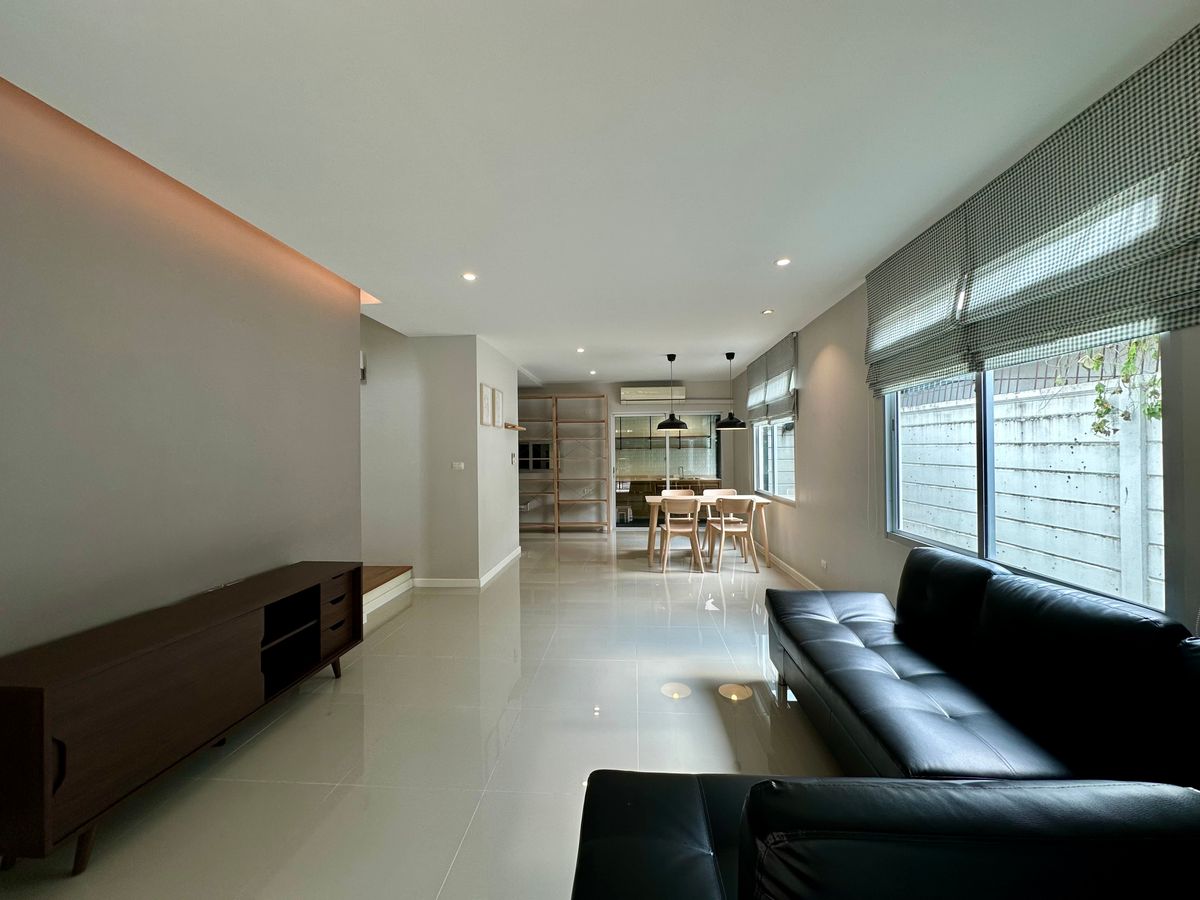 ให้เช่าทาวน์โฮมพระราม 2 บางขุนเทียน : 🔥ให้เช่า townhome 3 ชั้นหลังมุม 36.10 ตรว. มีสวนด้านข้าง town avenue time ท่าข้าม 16 (แสนสิริ)