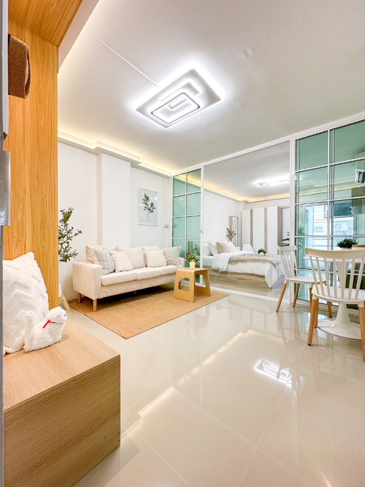 For SaleCondoRatchadapisek, Huaikwang, Suttisan : Condo priced less than a million in the heart of Ratchada 36, ​​pet-friendly condo, very new room.