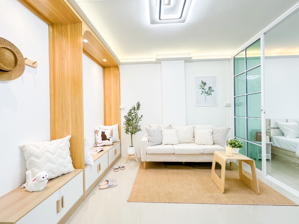For SaleCondoRatchadapisek, Huaikwang, Suttisan : Condo priced less than a million in the heart of Ratchada 36, ​​pet-friendly condo, very new room.