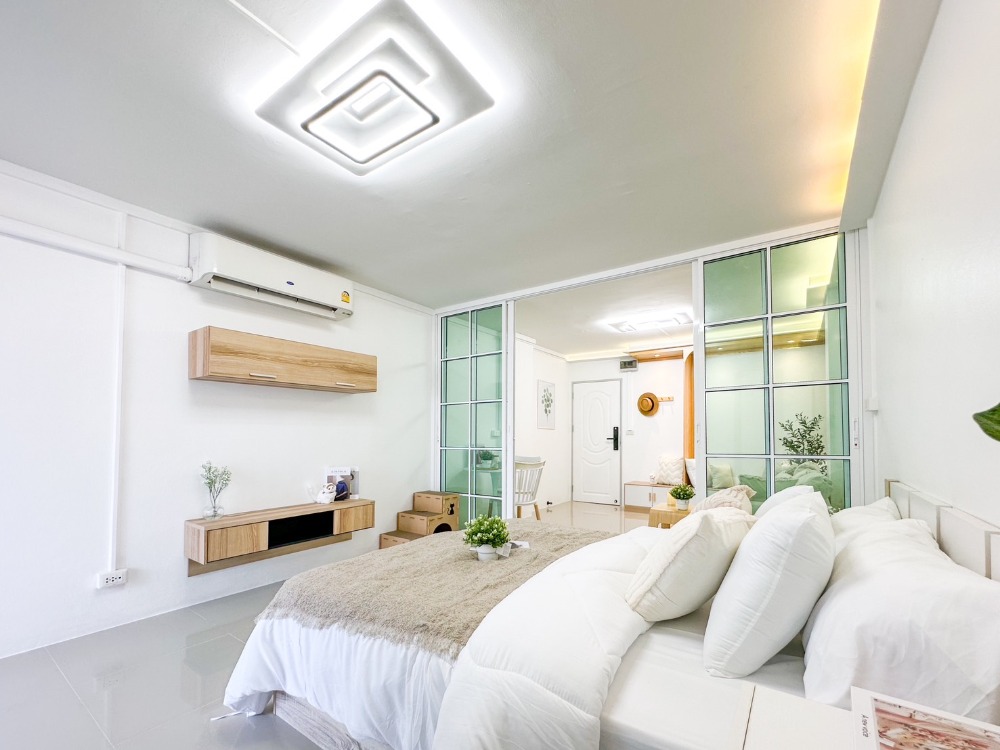 For SaleCondoRatchadapisek, Huaikwang, Suttisan : Condo priced less than a million in the heart of Ratchada 36, ​​pet-friendly condo, very new room.