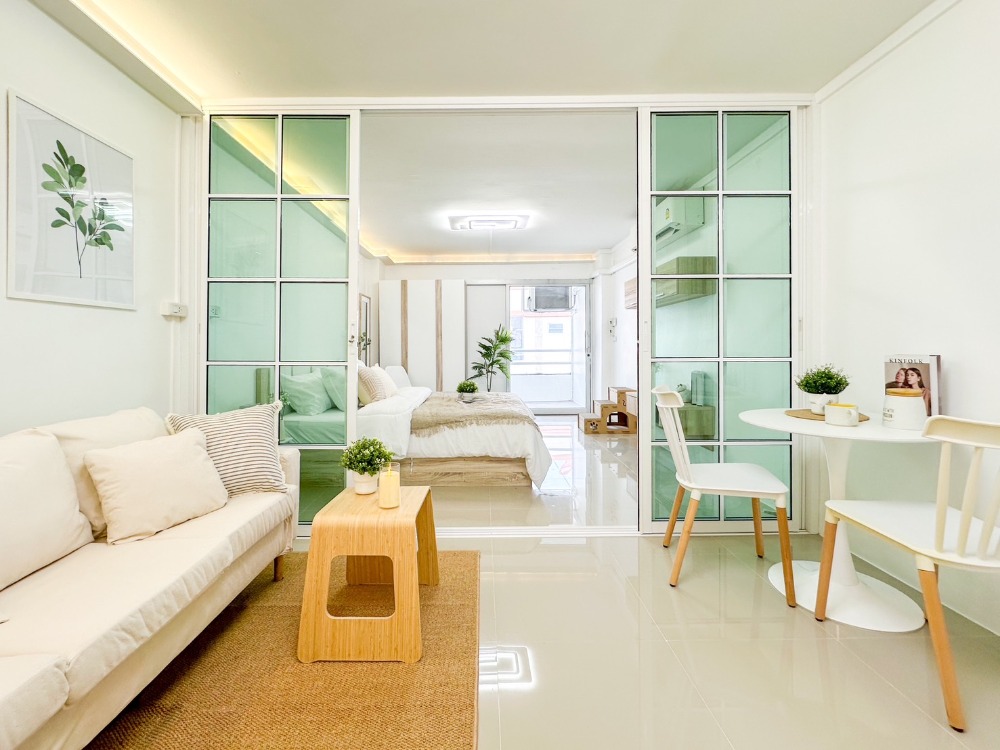 For SaleCondoRatchadapisek, Huaikwang, Suttisan : Condo priced less than a million in the heart of Ratchada 36, ​​pet-friendly condo, very new room.