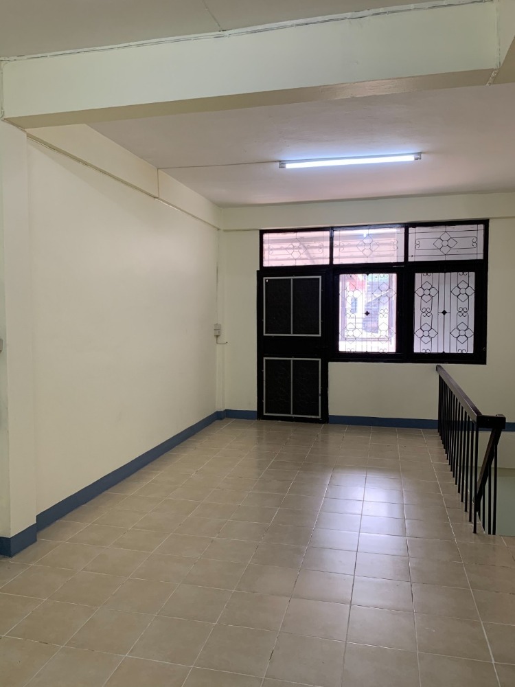 ขายอาคารพาณิชย์โชคชัย4 ลาดพร้าว71 : S-OFYJ102 ขาย อาคารพาณิชย์ โชคชัย4 3ชั้น ขนาด 16ตร.ว. พื้นที่ใช้สอย 64ตรม 2นอน 3น้ำ 5.15ล้าน 064-959-8900