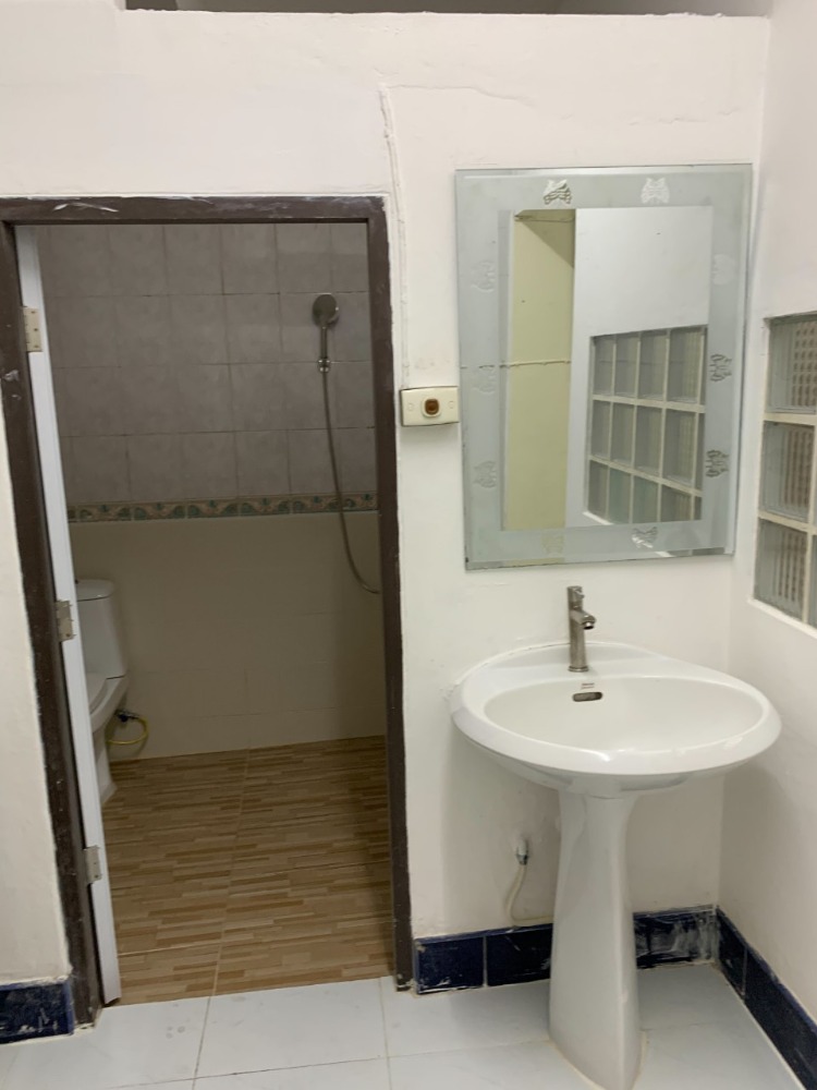 ขายอาคารพาณิชย์โชคชัย4 ลาดพร้าว71 : S-OFYJ102 ขาย อาคารพาณิชย์ โชคชัย4 3ชั้น ขนาด 16ตร.ว. พื้นที่ใช้สอย 64ตรม 2นอน 3น้ำ 5.15ล้าน 064-959-8900