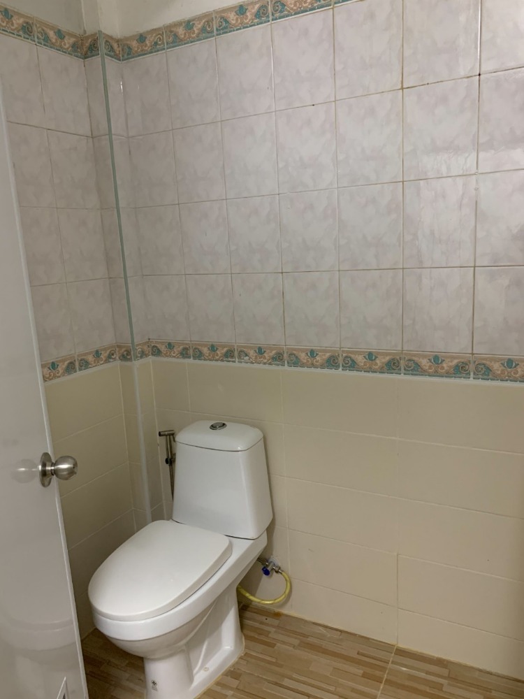 ขายอาคารพาณิชย์โชคชัย4 ลาดพร้าว71 : S-OFYJ102 ขาย อาคารพาณิชย์ โชคชัย4 3ชั้น ขนาด 16ตร.ว. พื้นที่ใช้สอย 64ตรม 2นอน 3น้ำ 5.15ล้าน 064-959-8900