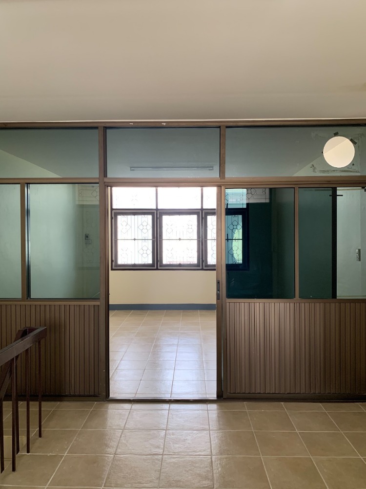 ขายอาคารพาณิชย์โชคชัย4 ลาดพร้าว71 : S-OFYJ102 ขาย อาคารพาณิชย์ โชคชัย4 3ชั้น ขนาด 16ตร.ว. พื้นที่ใช้สอย 64ตรม 2นอน 3น้ำ 5.15ล้าน 064-959-8900