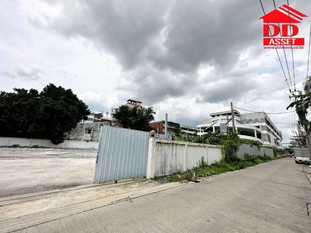 ขายที่ดินพัฒนาการ ศรีนครินทร์ : ขายที่ดินแปลงสวย ถนนศรีนครินทร์ รถไฟ้ฟ้า ศรีอุดม ห่างจากสถานีเพียง 150 เมตร รหัสทรัพย์ : L8014