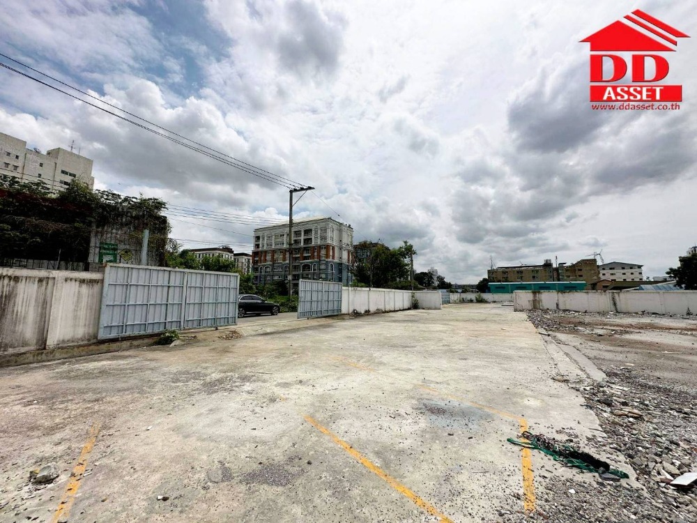 ขายที่ดินพัฒนาการ ศรีนครินทร์ : ขายที่ดินแปลงสวย ถนนศรีนครินทร์ รถไฟ้ฟ้า ศรีอุดม ห่างจากสถานีเพียง 150 เมตร รหัสทรัพย์ : L8014