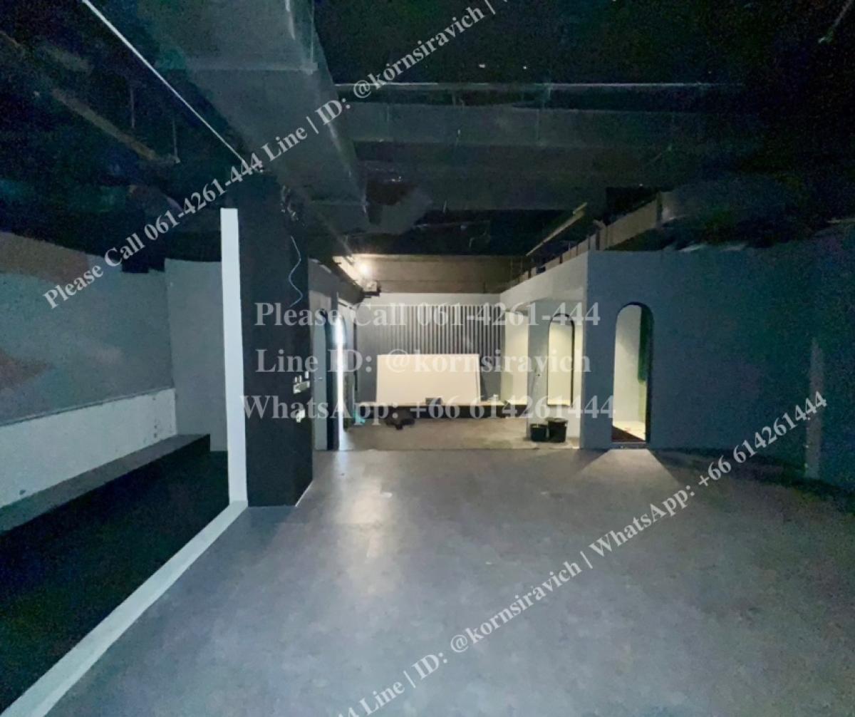 For RentRetail SpaceSukhumvit, Asoke, Thonglor : Rental space, for trading, for business, 130 square meters, Soi Thonglor - Ekkamai, good location, with parking, suitable for a bar, liquor store, DJ, entertainment venue