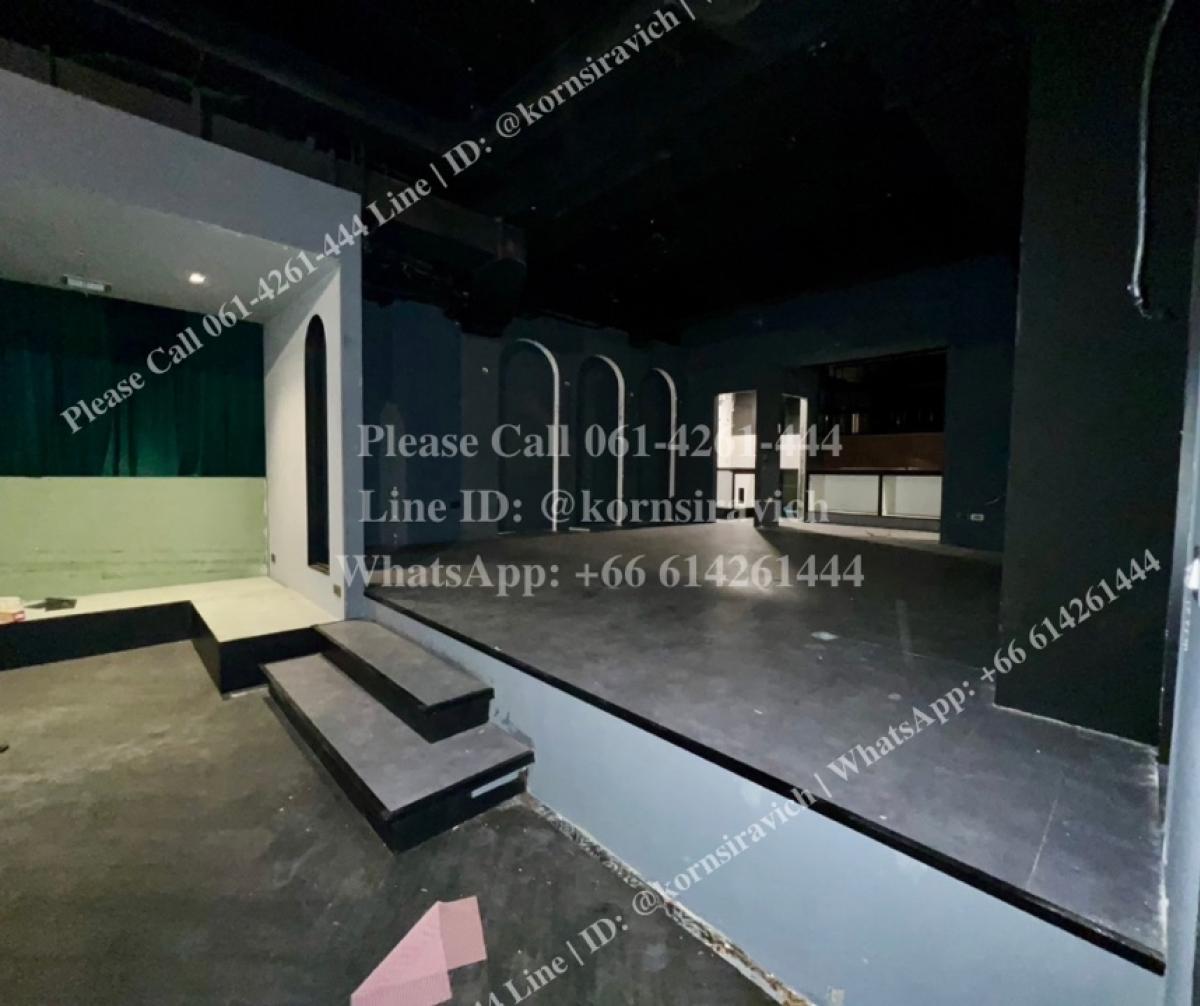 For RentRetail SpaceSukhumvit, Asoke, Thonglor : Rental space, for trading, for business, 130 square meters, Soi Thonglor - Ekkamai, good location, with parking, suitable for a bar, liquor store, DJ, entertainment venue