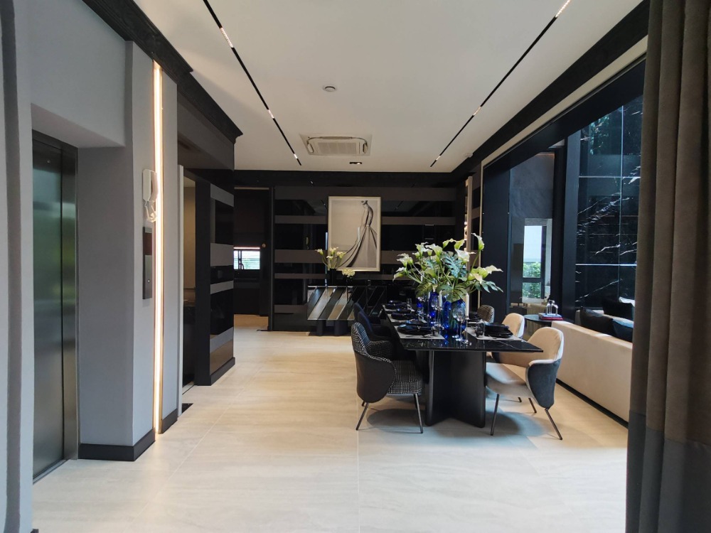 ◣ Type Dunstan◥  คฤหาสน์ 2 ชั้น 4 ห้องนอน | 121.60 ตร.ว. 499.00 ตร.ม. | ใกล้ เดอะ พาซิโอ พาร์ค กาญจนาภิเษก 2 นาที, ถนนกาญจนาภิเษก 2 นาที,  โรงพยาบาลธนบุรี 2 7 นาที Loading...