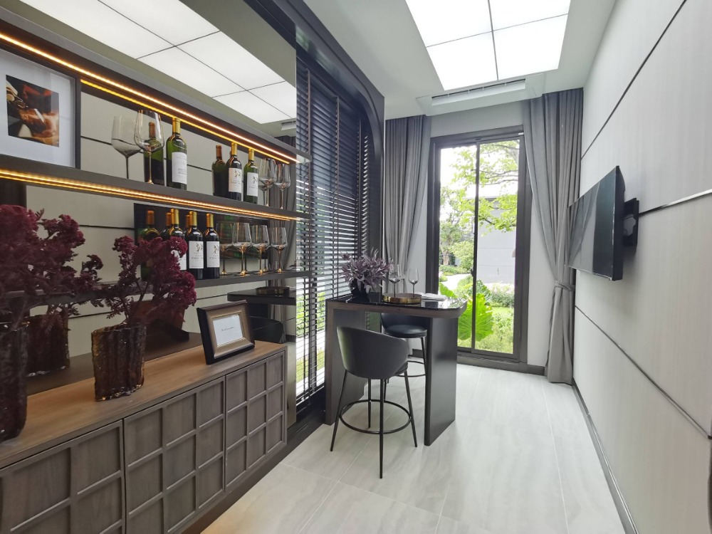 ◣ Type Aldhelm◥  คฤหาสน์ 2 ชั้น 5 ห้องนอน | 123.10 ตร.ว. 571.00 ตร.ม. | ใกล้ เดอะ พาซิโอ พาร์ค กาญจนาภิเษก 2 นาที, ถนนกาญจนาภิเษก 2 นาที,  โรงพยาบาลธนบุรี 2 7 นาที Loading...