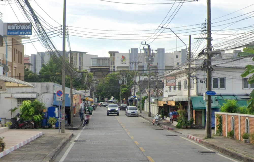 For SaleLandRama9, Petchburi, RCA : Urgent sale!! Beautiful land on Rama 9 Soi 41, cheapest price in this area!!