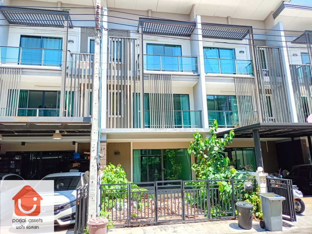 For SaleTownhomeNonthaburi, Bang Yai, Bangbuathong : ✨ Townhome for sale 🏡 Town Avenue Merge Rattanathibet, 3-story townhome, 3 bedrooms 🛏️ size 20 sq m 📍 Potential location in Rattanathibet zone. Near the Purple Line Bang Rak Yai Station