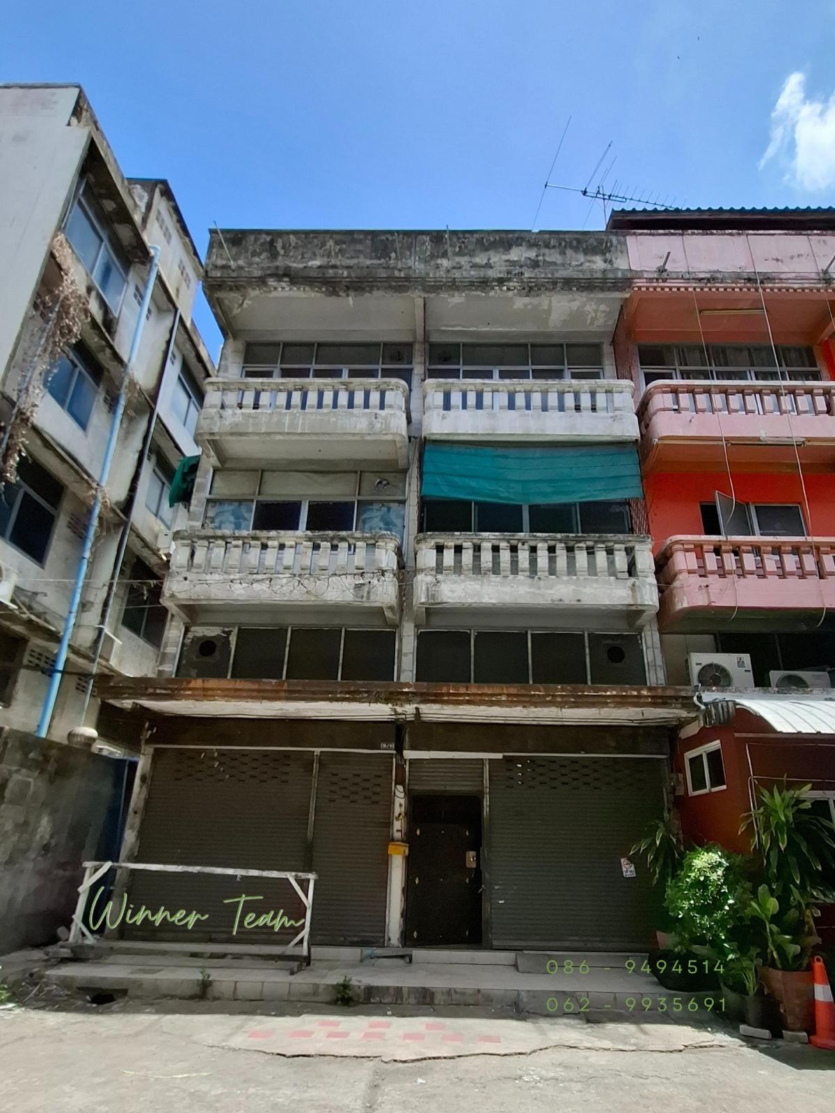 For SaleShop HouseChaengwatana, Muangthong : 2 commercial buildings, Soi Nueng Condominium, opposite Chaeng Watthana Government Center