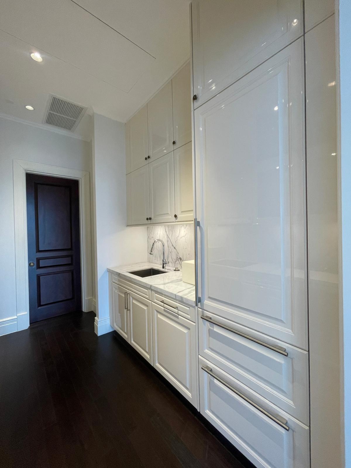 ให้เช่าคอนโดวิทยุ ชิดลม หลังสวน : For Rent 98 Wireless 2 Bedrooms 2 Bathrooms +1 powder room