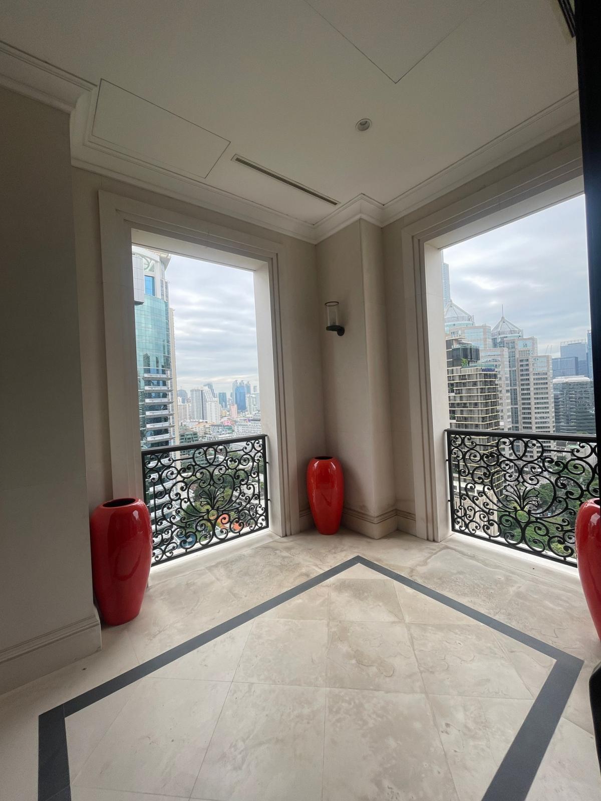 ให้เช่าคอนโดวิทยุ ชิดลม หลังสวน : For Rent 98 Wireless 2 Bedrooms 2 Bathrooms +1 powder room