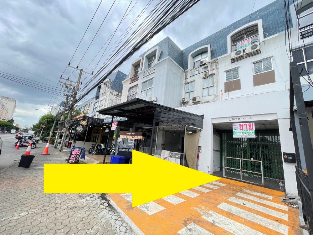 For SaleShop HouseKaset Nawamin,Ladplakao : For sale at the cheapest price, 4-storey commercial building, on the main road, Sukonthasawat 1, Lat Phrao 71
