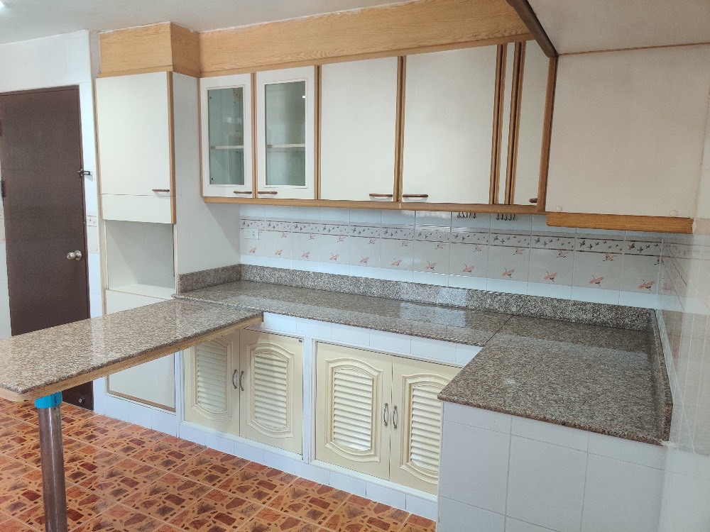 For RentCondoNana, North Nana,Sukhumvit13, Soi Nana : ✅ RSCU101 ✅ Line ID : @p2nproperty