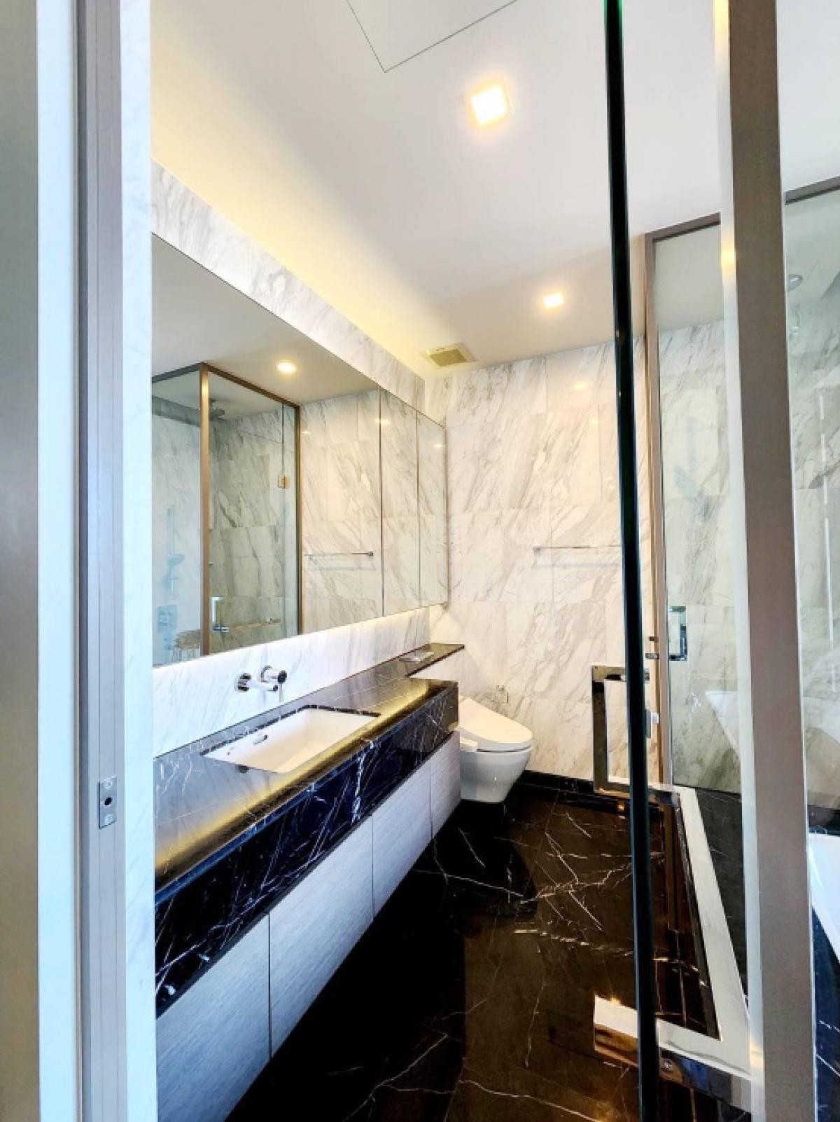 ขายคอนโดสีลม ศาลาแดง บางรัก : 📢👇 ขายคอนโด ศาลาแดงวัน 1 ห้องนอน วิวโล่ง ไม่มีตึกบัง ใกล้สวนลุมพินี กแต่งบางส่วน สไตล์โมเดิร์น พร้อมเข้าอยู่