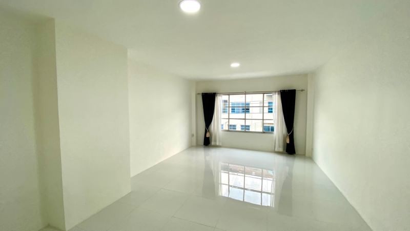 For SaleShop HouseRamkhamhaeng, Hua Mak : S-HQQY104 Commercial building for sale, Soi Ramkhamhaeng 39, size 18 sq m, usable area 220 sq m, 4 bathrooms, 3 water, 5.2 million 064-959-8900