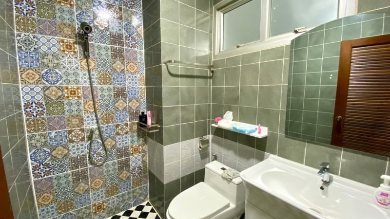 For SaleShop HouseRamkhamhaeng, Hua Mak : S-HQQY104 Commercial building for sale, Soi Ramkhamhaeng 39, size 18 sq m, usable area 220 sq m, 4 bathrooms, 3 water, 5.2 million 064-959-8900