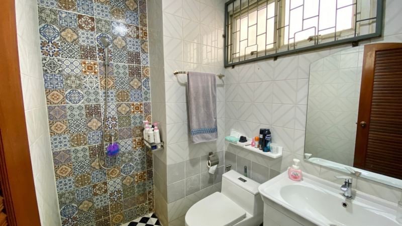 For SaleShop HouseRamkhamhaeng, Hua Mak : S-HQQY104 Commercial building for sale, Soi Ramkhamhaeng 39, size 18 sq m, usable area 220 sq m, 4 bathrooms, 3 water, 5.2 million 064-959-8900