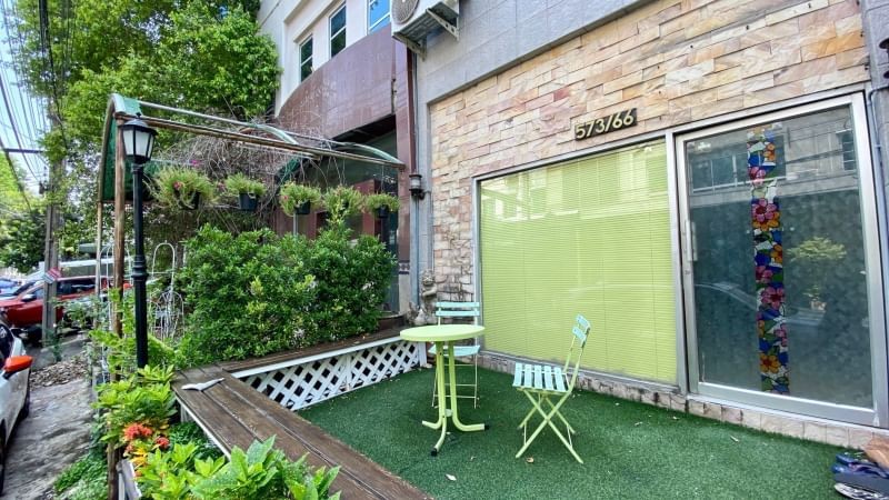 For SaleShop HouseRamkhamhaeng, Hua Mak : S-HQQY104 Commercial building for sale, Soi Ramkhamhaeng 39, size 18 sq m, usable area 220 sq m, 4 bathrooms, 3 water, 5.2 million 064-959-8900