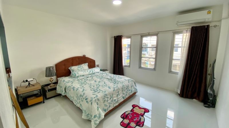 For SaleShop HouseRamkhamhaeng, Hua Mak : S-HQQY104 Commercial building for sale, Soi Ramkhamhaeng 39, size 18 sq m, usable area 220 sq m, 4 bathrooms, 3 water, 5.2 million 064-959-8900