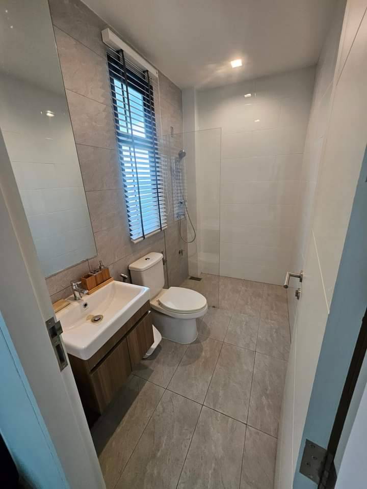 For SaleHome OfficeChokchai 4, Ladprao 71, Ladprao 48, : S-OLPC101 For sale, luxury home office in the heart of Lat Phrao-Chok Chai 4, size 49.5 sq m., 3.5 floors, usable area 385 sq m., 3 bedrooms, 4 bathrooms, 22.1 million, 064-959-8900