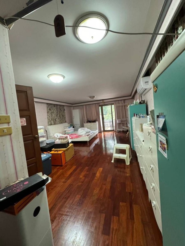 ขายบ้านเลียบทางด่วนรามอินทรา : S-HSRL102 ขาย บ้านเดี่ยว หมู่บ้านศรีวรา ทาวน์อินทาวน์ 3ชั้น ขนาด 469ตร.ว. พื้นที่ใช้สอย 1,500ตร.ม. 8นอน 11น้ำ 180 ล้าน 064-959-8900