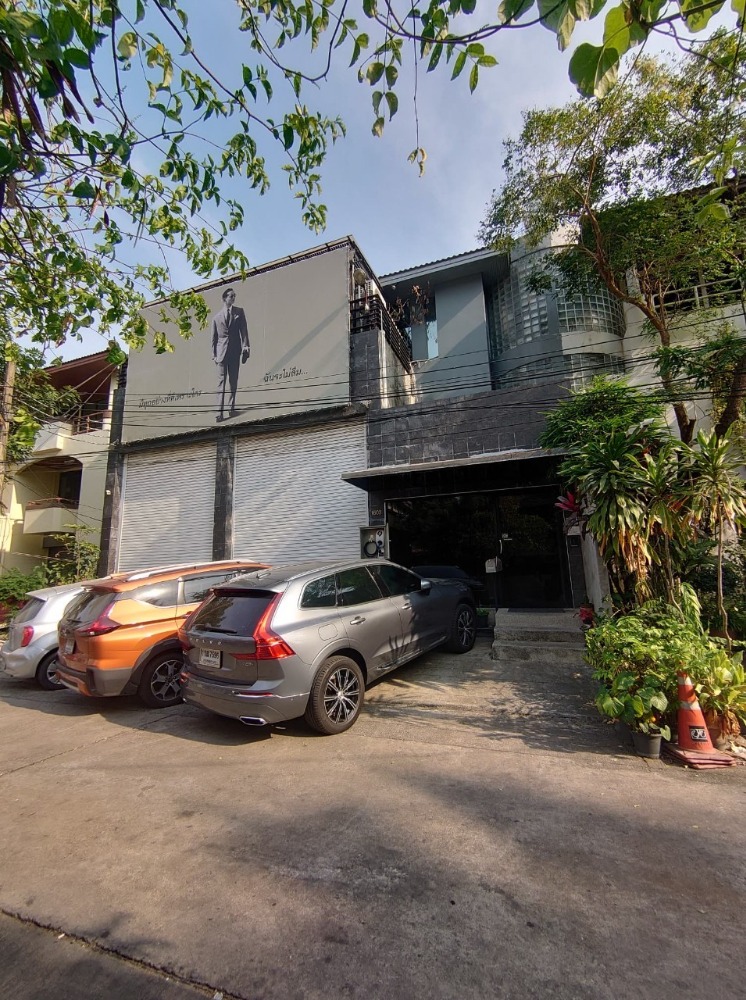 For SaleShop HouseRamkhamhaeng, Hua Mak : S-OTIT103 for sale, commercial building, Town in Town Village, Soi 2, 3 floors, size 60 sq m., usable area 240 sq m., 5 bathrooms, 22 million, 064-959-8900