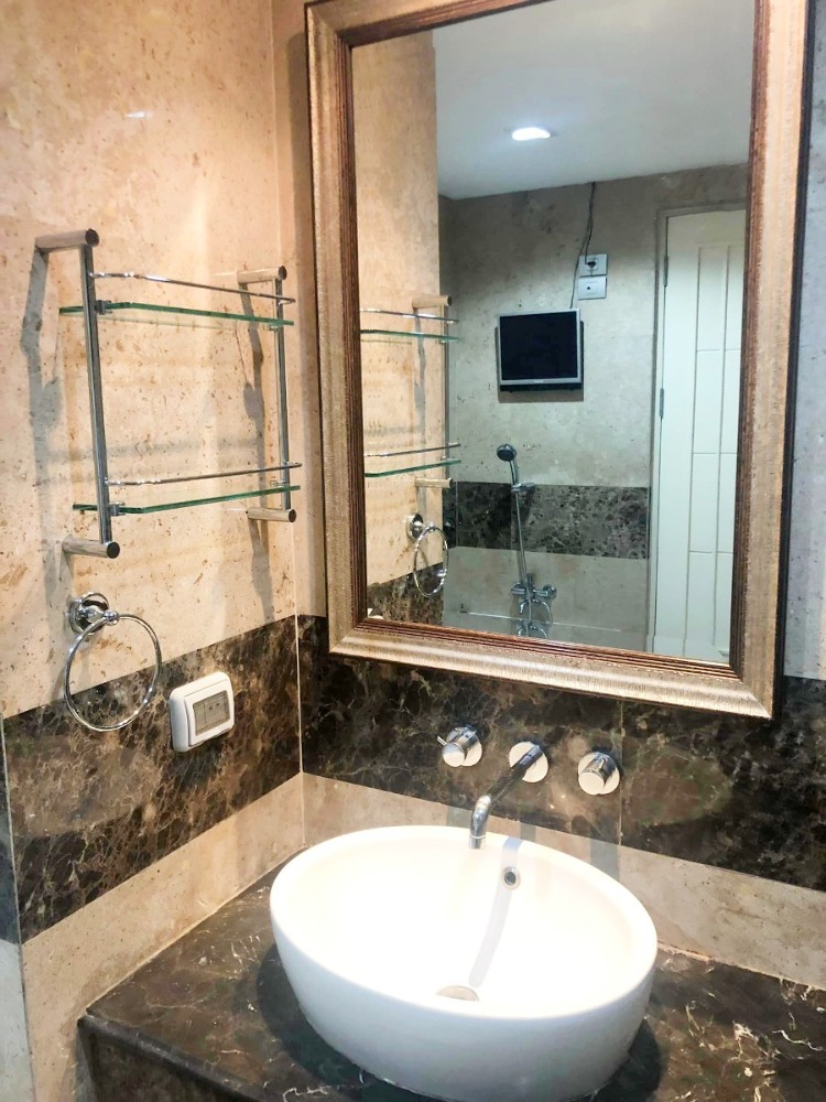 For SaleCondoSathorn, Narathiwat : For sale: URBANA Sathorn, 1 bedroom, 65 sqm., 22nd floor, elegant room, fully furnished.