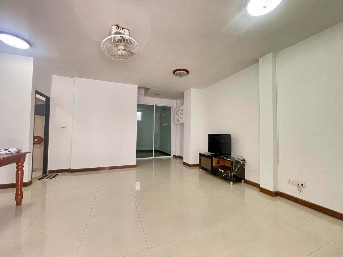 ขายทาวน์โฮมแจ้งวัฒนะ เมืองทอง : ✨ พร้อมขาย! ทาวน์โฮม เดอะ รูฟ แจ้งวัฒนะ (หลังมุม) รีโนเวทใหม่ พื้นที่กว้าง อยู่สบาย