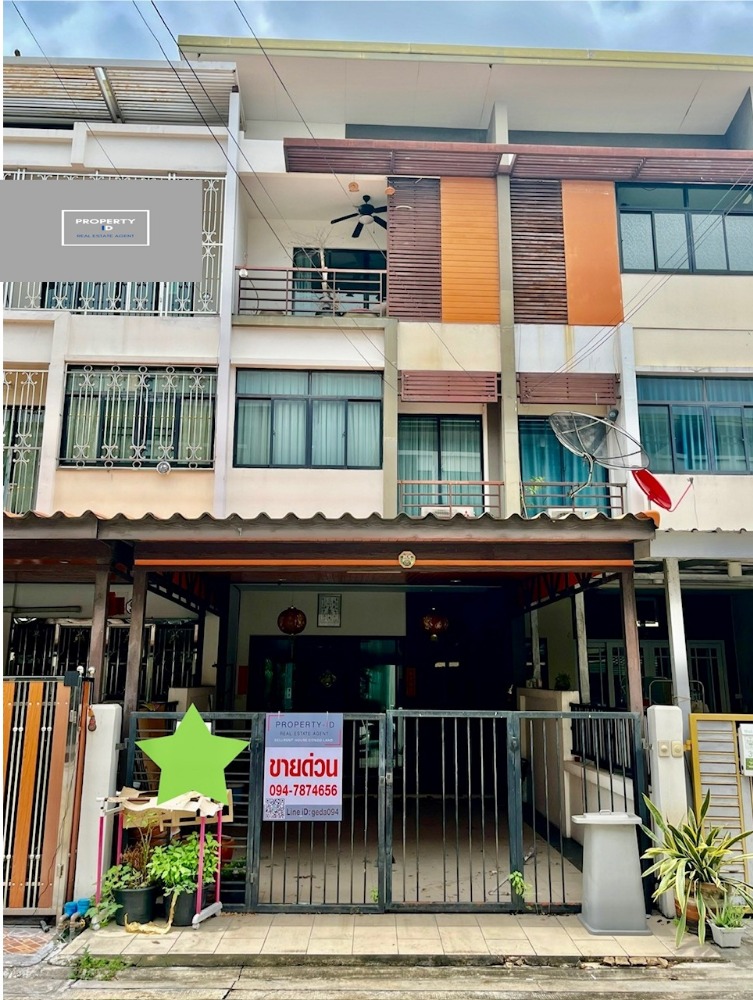 For SaleTownhomeThaphra, Talat Phlu, Wutthakat : For Sale Townhome / 房子出售 Townhome, Sixnature project, next to Kanlapaphruek Road. -Kanchanaphisek Road Ready to move in, good location, next to the main road, convenient travel.