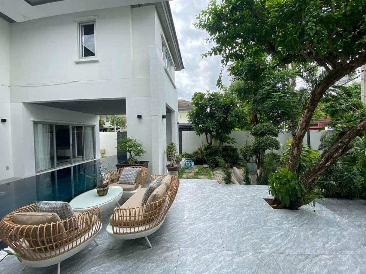 ให้เช่าบ้านพัฒนาการ ศรีนครินทร์ : บ้านสวยพร้อมอยู่มีสระว่ายน้ำเฟอร์นิเจอร์แต่งครบ