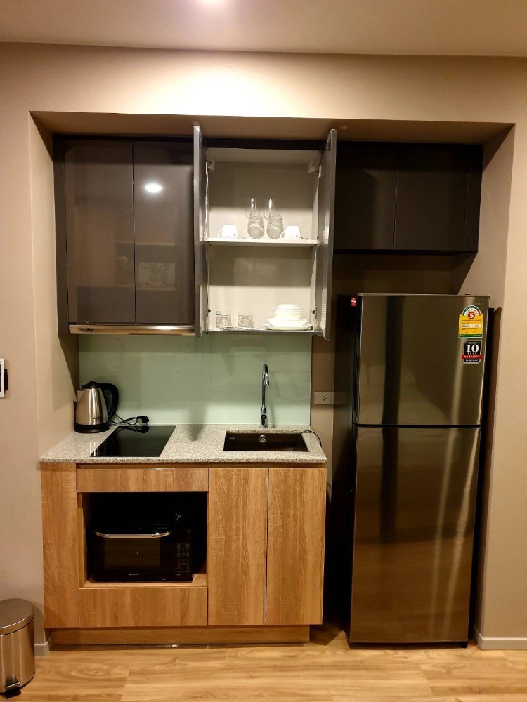 ให้เช่าคอนโดสาทร นราธิวาส : 1 Bedroom 30 Sq.m. For Rent Blossom Condo@Sathorn -Charoenrat