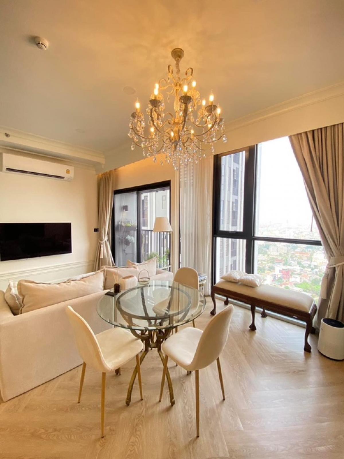 ขายคอนโดสุขุมวิท อโศก ทองหล่อ : 📢👇Park Origin Thonglor, one of the best luxury project and fabulous facilities in Thonglor for sale, good deal, good location, opposite Donki Mall, unblocked view, nice decoration with fully furnished