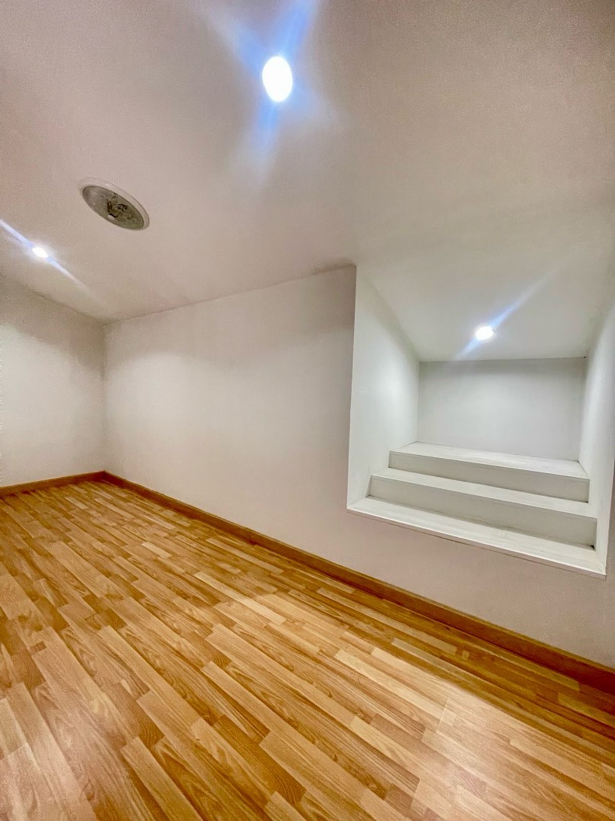 ขายทาวน์โฮมแจ้งวัฒนะ เมืองทอง : ✨ พร้อมขาย! ทาวน์โฮม เดอะ รูฟ แจ้งวัฒนะ (หลังมุม) รีโนเวทใหม่ พื้นที่กว้าง อยู่สบาย