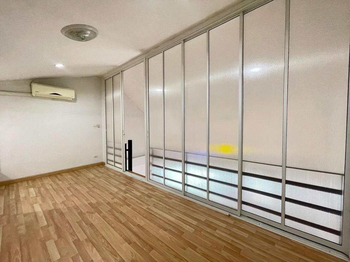 ขายทาวน์โฮมแจ้งวัฒนะ เมืองทอง : ✨ พร้อมขาย! ทาวน์โฮม เดอะ รูฟ แจ้งวัฒนะ (หลังมุม) รีโนเวทใหม่ พื้นที่กว้าง อยู่สบาย