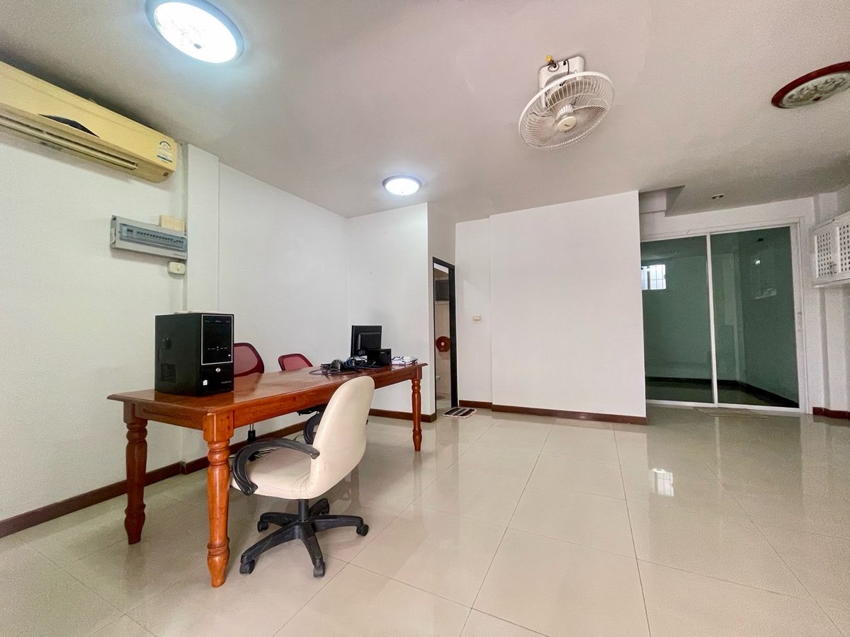 ขายทาวน์โฮมแจ้งวัฒนะ เมืองทอง : ✨ พร้อมขาย! ทาวน์โฮม เดอะ รูฟ แจ้งวัฒนะ (หลังมุม) รีโนเวทใหม่ พื้นที่กว้าง อยู่สบาย