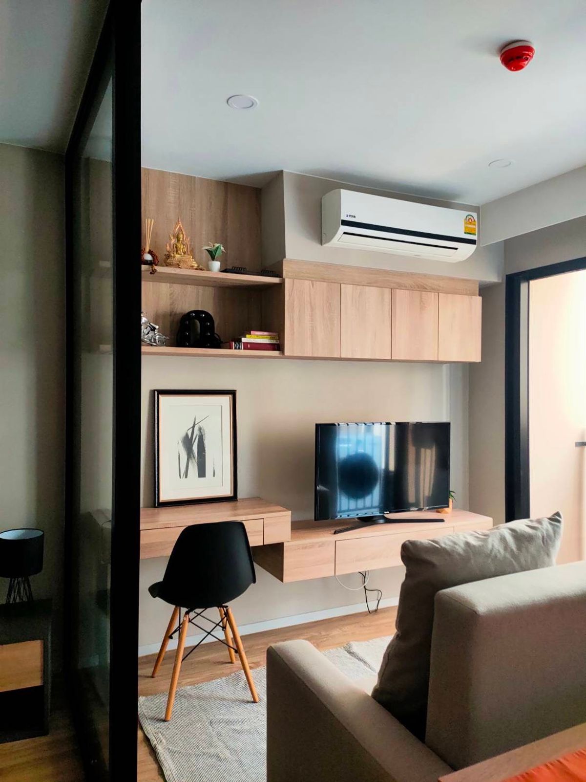 ให้เช่าคอนโดสาทร นราธิวาส : 1 Bedroom 30 Sq.m. For Rent Blossom Condo@Sathorn -Charoenrat