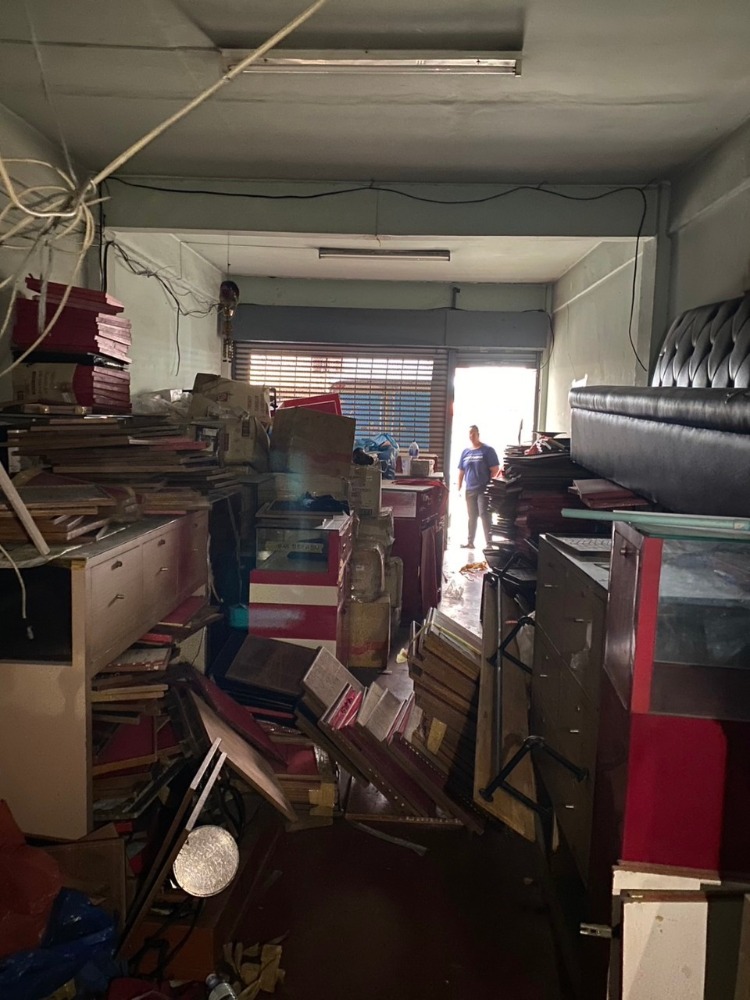 For SaleShop HouseRamkhamhaeng, Hua Mak : S-OFYE101 for sale, commercial building, Soi Ramkhamhaeng 1, 4 floors, size 40 sq m., usable area 160 sq m., 3 bedrooms, 2 bathrooms, 6.4 million 064-959-8900