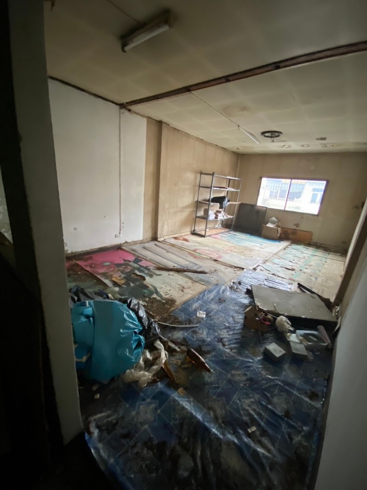 For SaleShop HouseRamkhamhaeng, Hua Mak : S-OFYE102 for sale, commercial building, Soi Ramkhamhaeng 1, 4 floors, size 40 sq m., usable area 160 sq m., 3 bedrooms, 2 bathrooms, 6.4 million 064-959-8900